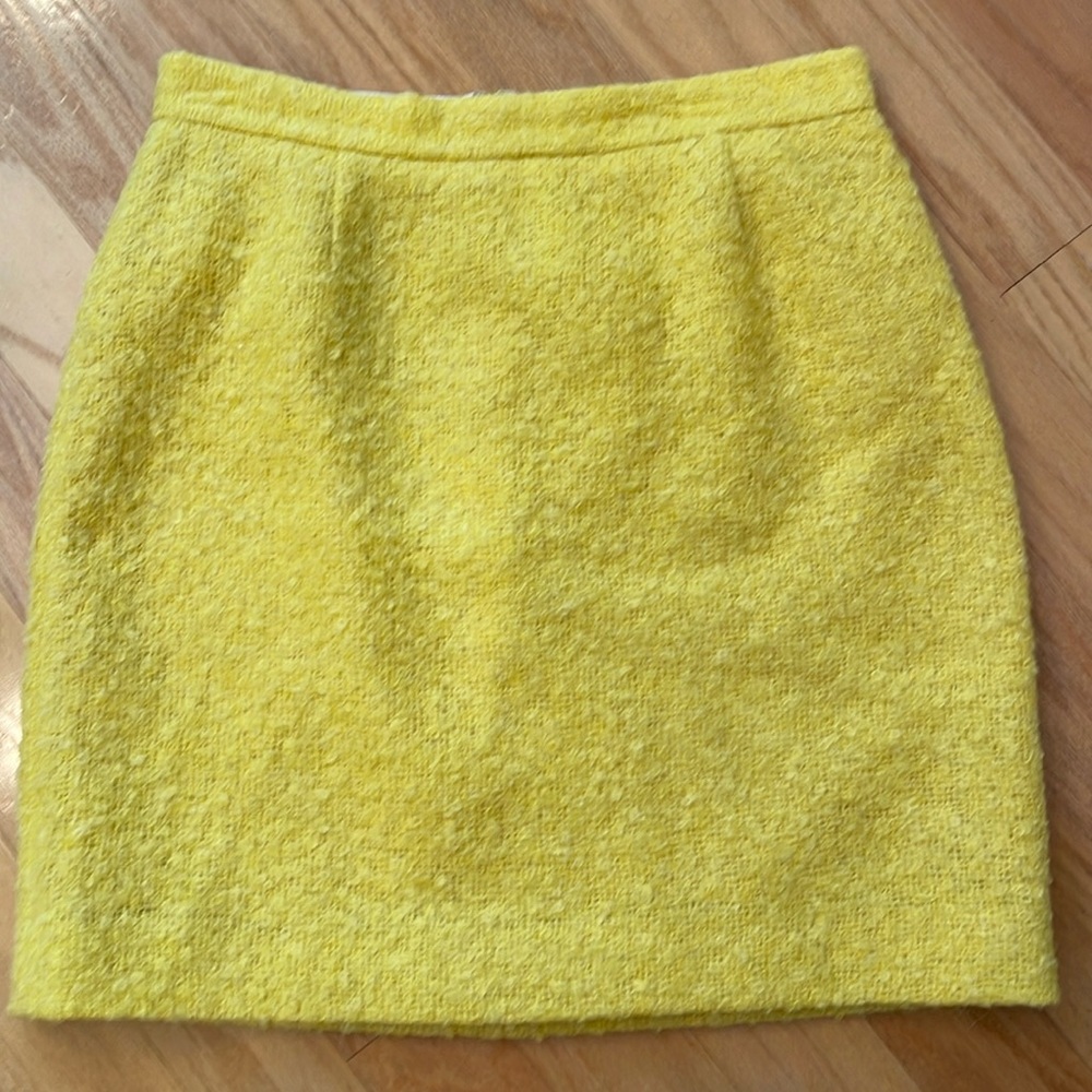 Kate Spade Skirt, Women’s size 10. Yellow Boucle